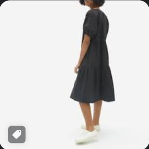 Everlane Women's The Tiered dress, in black. Size 6